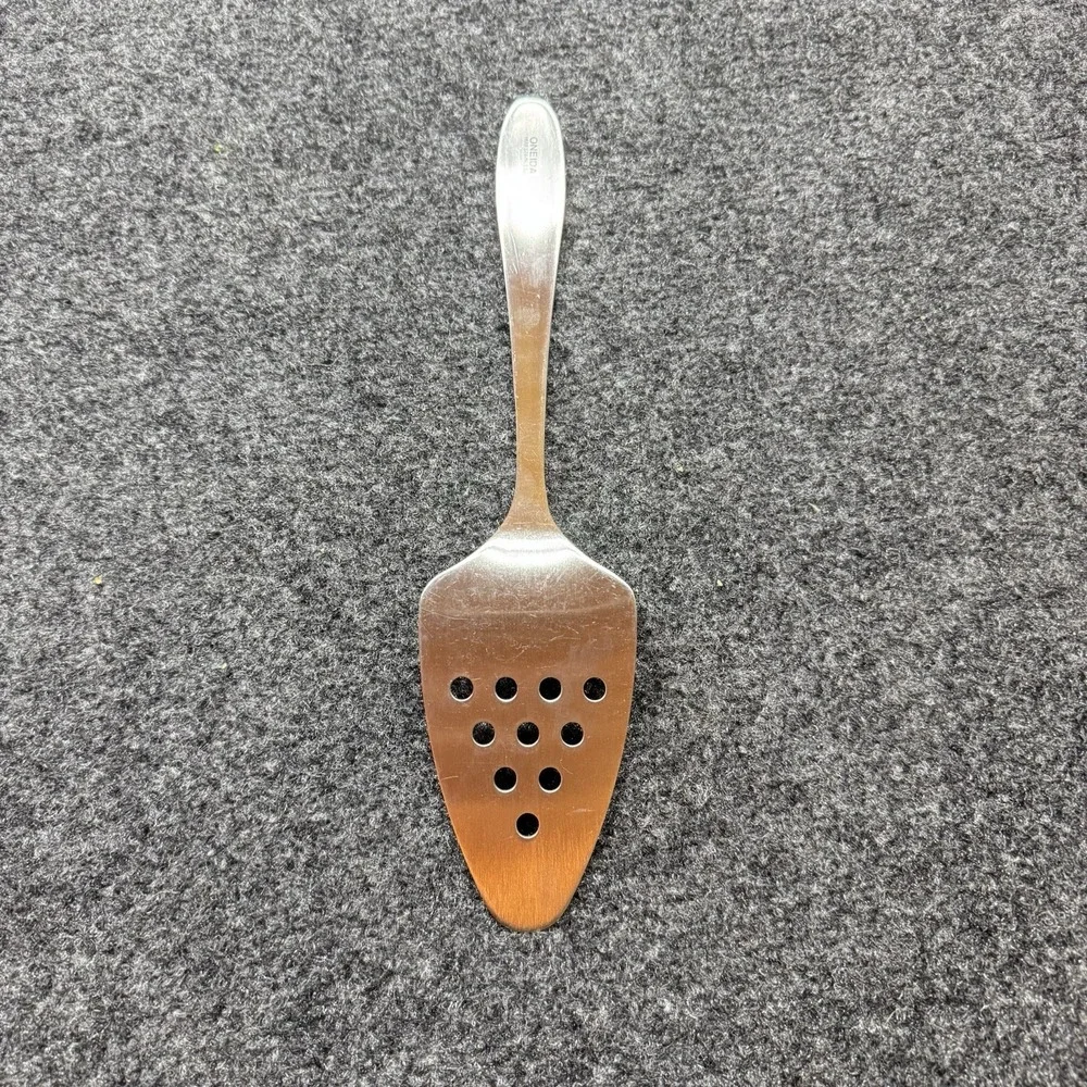 Oneida 18/8 Stainless Slotted Pie/Cake Server- 10 3/4